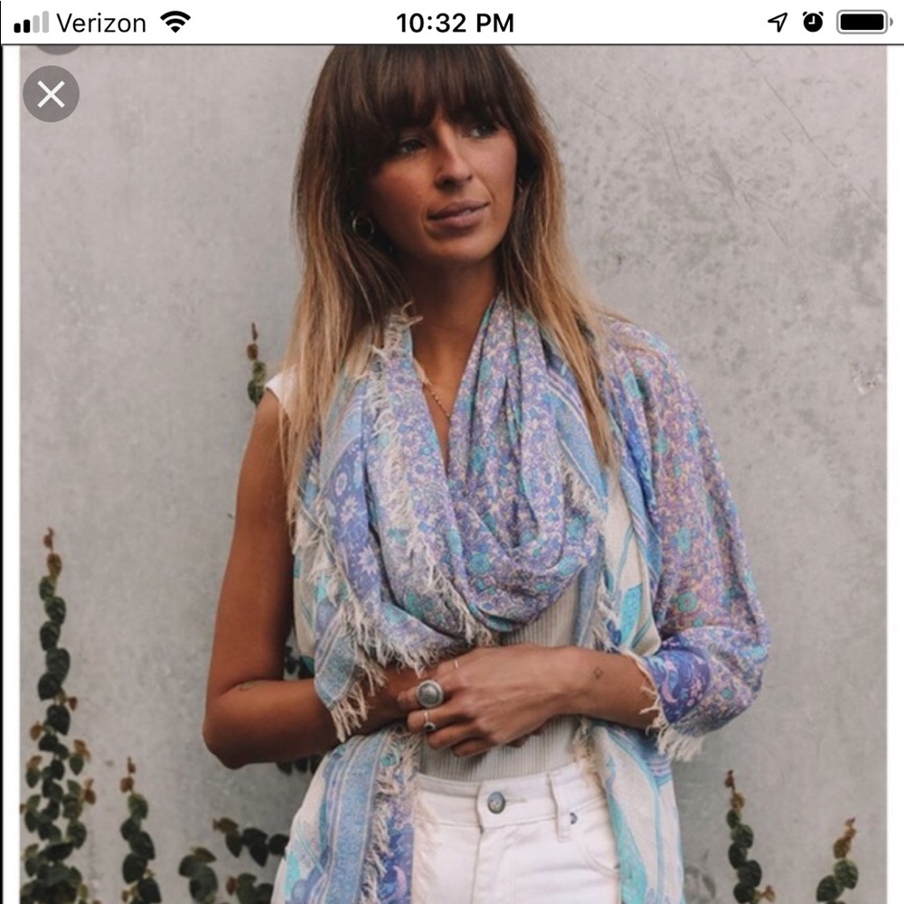 🔥SOLD🔥 Xanadu scarf in opal